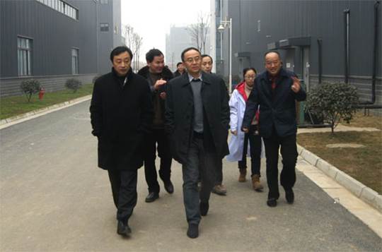 說明: E:\畜科\會議報道\20150122省科技廳副廳長韓忠成赴飼料産研院考察調研\news-1.jpg